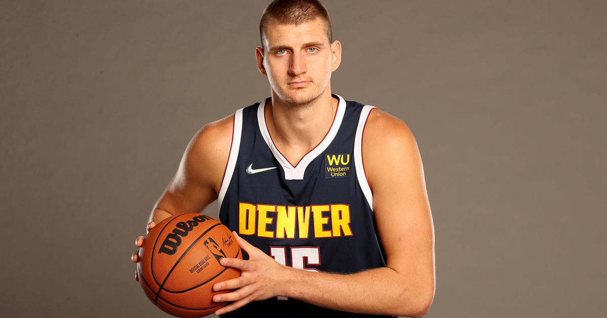 how tall is jokic from the denver nuggets