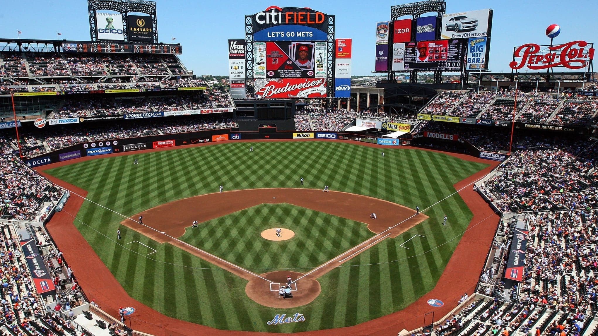 Where is New York Mets Stadium Located