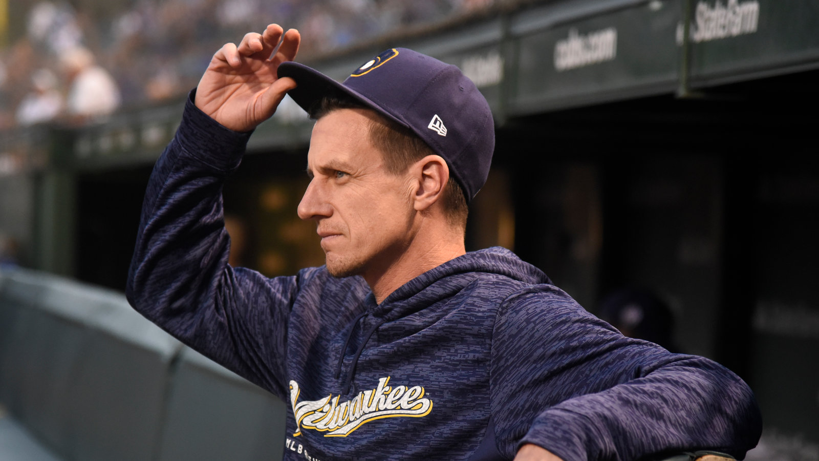 who is the manager of the milwaukee brewers