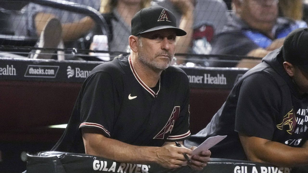 who is the manager of the arizona diamondbacks